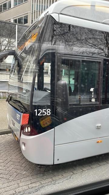 Foto van RET VDL Citea SLE-120 Hybrid 1258 Standaardbus door MetrospotterRotterdam