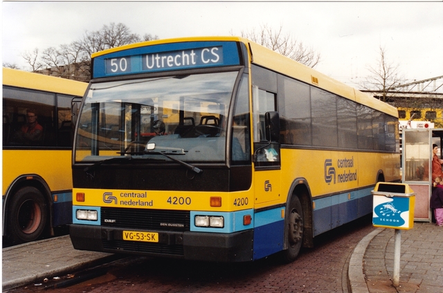 Foto van CN Den Oudsten B88 4200 Standaardbus door wyke2207