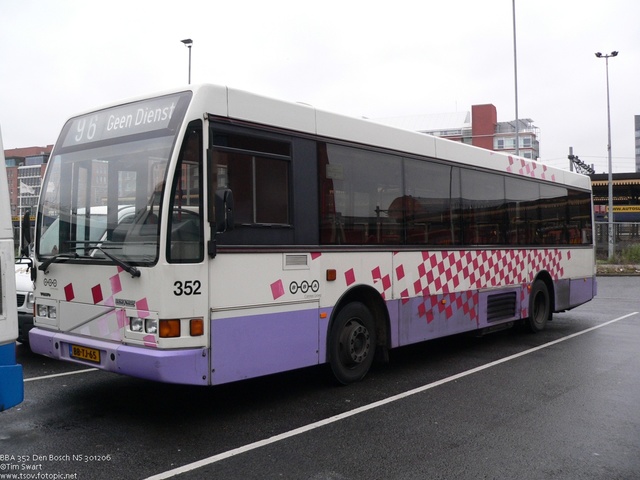 Foto van BBA Berkhof 2000NL 352 Standaardbus door tsov