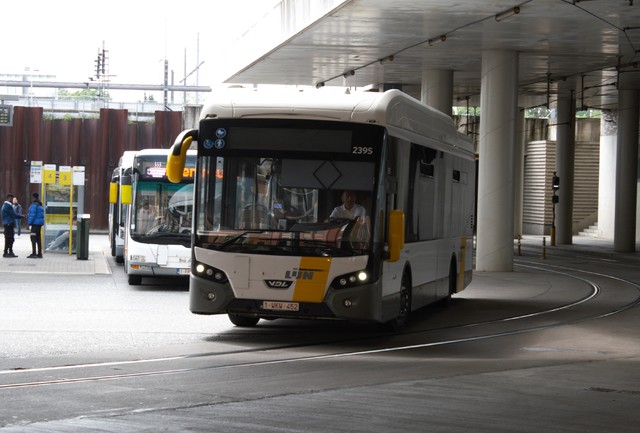 Foto van DeLijn VDL Citea SLE-120 Hybrid 2395 Standaardbus door ovspotterjelle