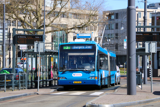 Foto van HER Berkhof Premier AT 18 5229 Gelede bus door_gemaakt TrainspotterAmsterdam