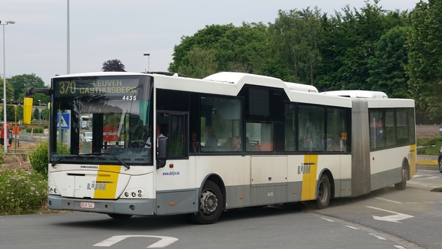 Foto van DeLijn Jonckheere Transit 2000 G 4435 Gelede bus door WDK6761G1