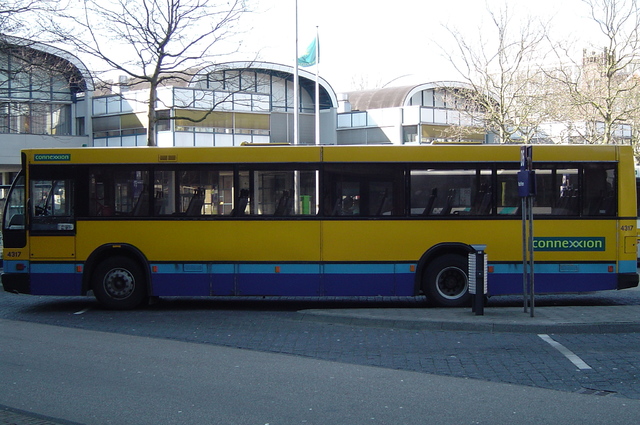 Foto van CXX Den Oudsten B88 4317 Standaardbus door wyke2207