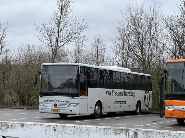 Foto van CXX Mercedes-Benz Integro 1067 Semi-touringcar door Stadsbus