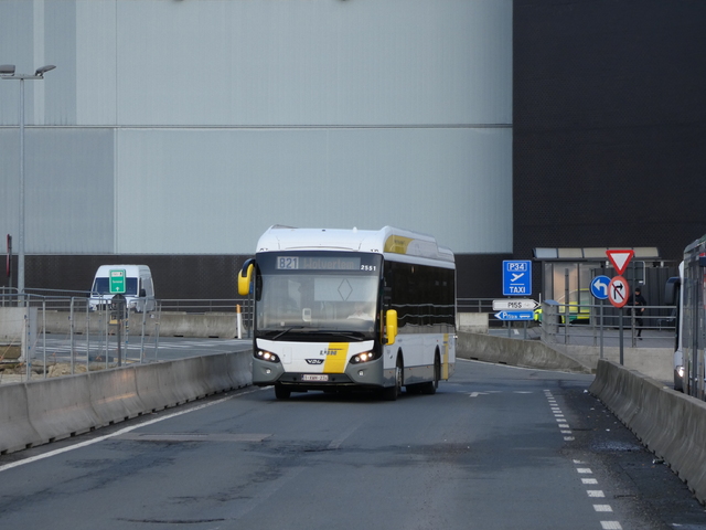 Foto van DeLijn VDL Citea SLE-120 Hybrid 2551 Standaardbus door Delijn821