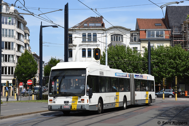 Foto van DeLijn Van Hool AG300 4517 Gelede bus door_gemaakt RW2014