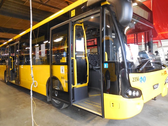 Foto van BVG VDL Citea LLE-120 2356 Standaardbus door Stadsbus