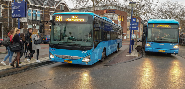 Foto van OVinIJ Van Hool AG300 4636 Gelede bus door_gemaakt MetroRET