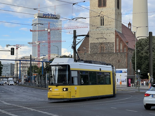 Foto van BVG AEG GT6 1053 Tram door Stadsbus