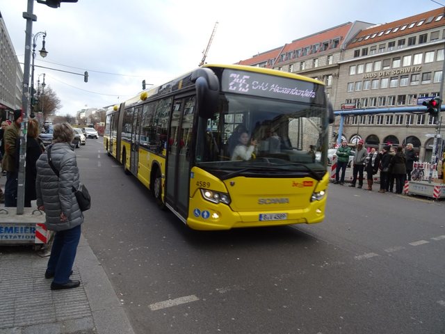 Foto van BVG Scania Citywide LFA 4589 Gelede bus door_gemaakt Jossevb