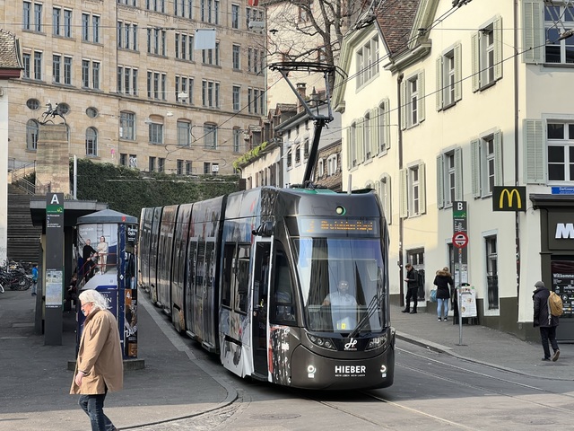 Foto van BVB Flexity 5015 Tram door_gemaakt Stadsbus