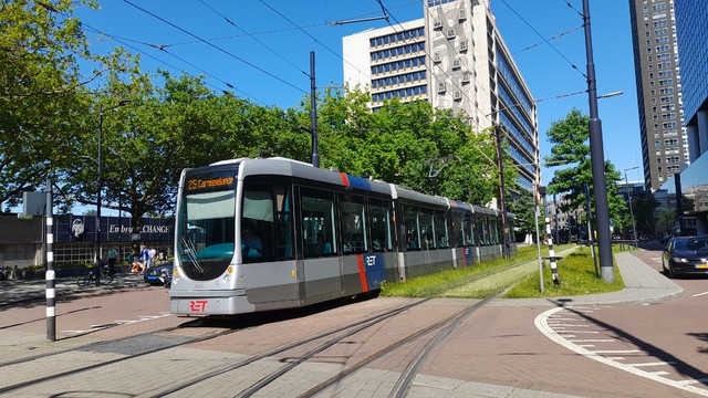 Foto van RET Rotterdamse Citadis 2043 Tram door Sneltram