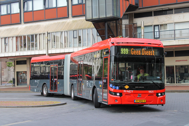 Foto van CXX Ebusco 2.2 (18mtr) 9825 Gelede bus door_gemaakt busspotteramf