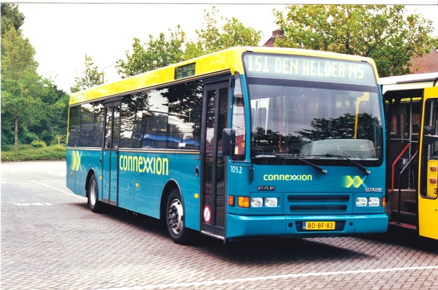 Foto van CXX Berkhof 2000NL 1052 Standaardbus door wyke2207
