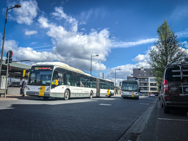 Foto van DeLijn Van Hool AG300 5332 Gelede bus door_gemaakt Delijn821