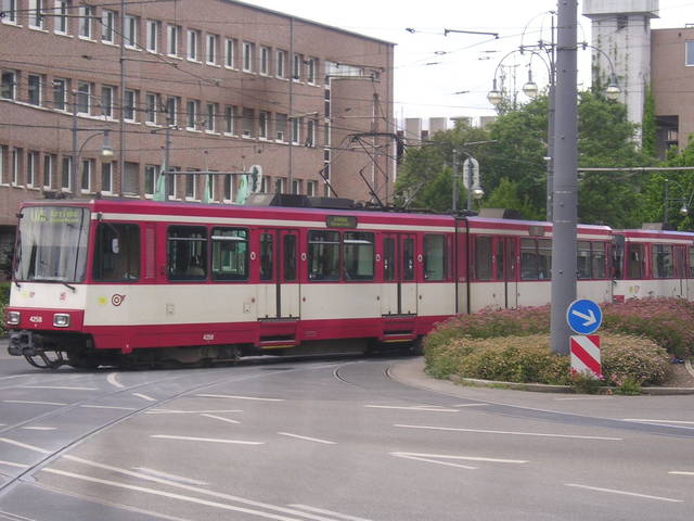Foto van Rheinbahn Stadtbahnwagen B 4258 Tram door Perzik