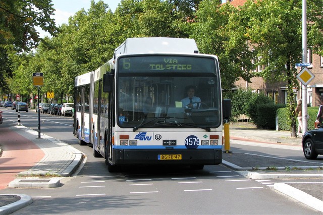 Foto van GVU Van Hool AG300 LPG 4579 Gelede bus door dmulder070