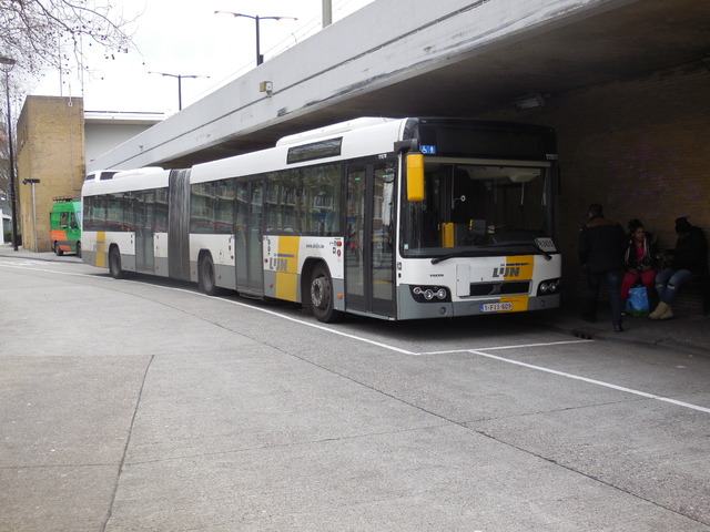 Foto van DeLijn Volvo 7700A 111078 Gelede bus door_gemaakt Stadsbus