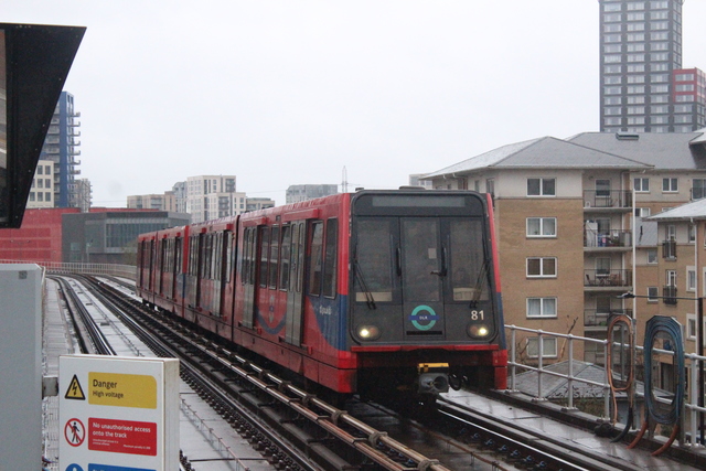 Foto van DLR Docklands B90/B92/B2K 81 Metro door MHVentura