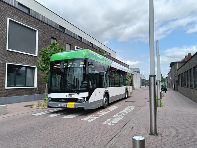 Foto van DeLijn Van Hool A12 2896 Standaardbus door BusfanTom