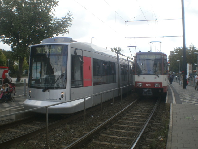Foto van Rheinbahn NF10 2008 Tram door_gemaakt Perzik