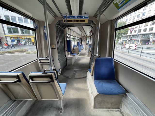 Foto van MVG GT6N 2101 Tram door Stadsbus