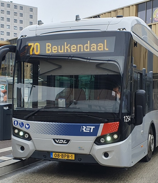 Foto van RET VDL Citea SLE-120 Hybrid 1254 Standaardbus door Busseninportland