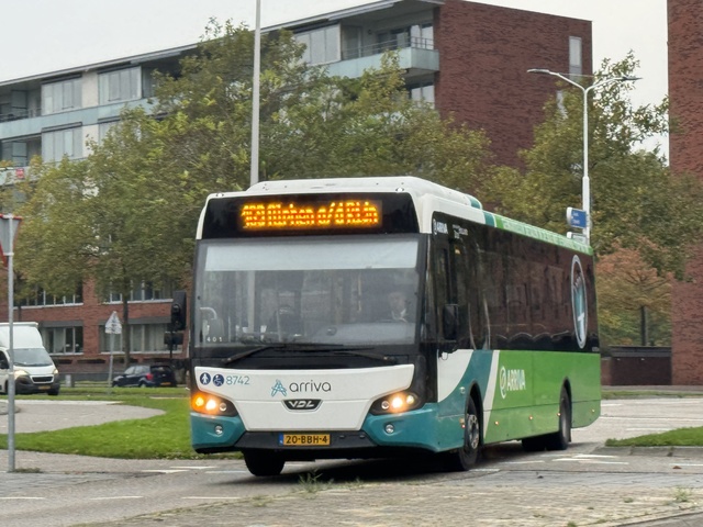 Foto van ARR VDL Citea LLE-120 8742 Standaardbus door Stadsbus