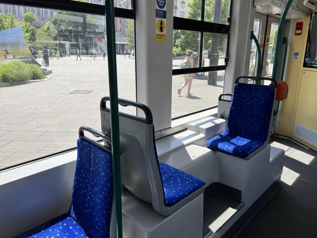 Foto van BKK Siemens Combino (2-richting) 2040 Tram door Stadsbus