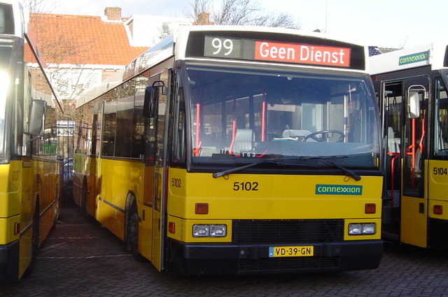 Foto van CXX Den Oudsten B88 5102 Standaardbus door wyke2207