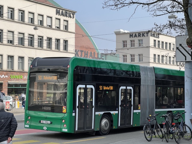 Foto van BVB Hess LighTram 9104 Dubbelgelede bus door Stadsbus