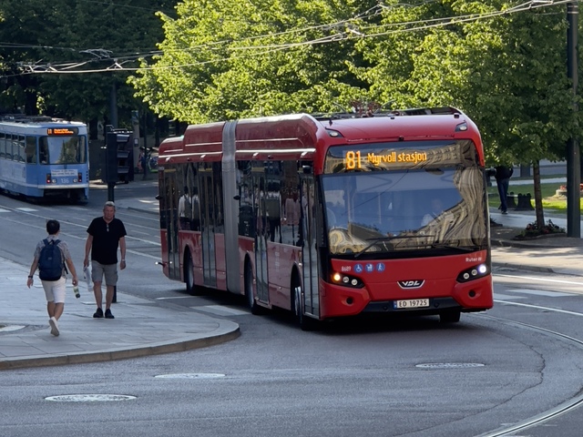 Foto van ConnectBus VDL Citea SLFA-180 Electric 8689 Gelede bus door_gemaakt Ovzuidnederland