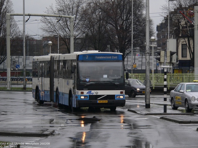 Foto van GVU Den Oudsten B88 G 566 Gelede bus door tsov
