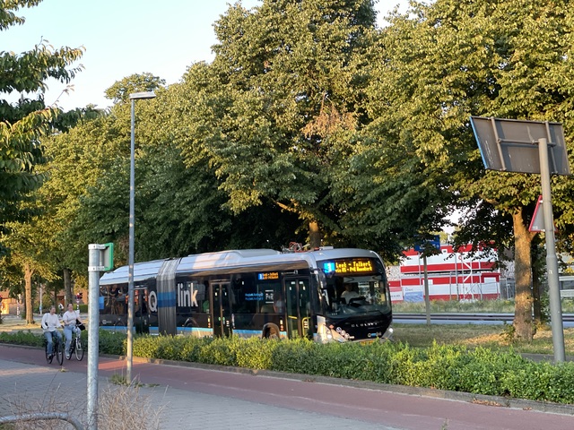 Foto van QBZ Heuliez GX437 ELEC 7410 Gelede bus door M48T