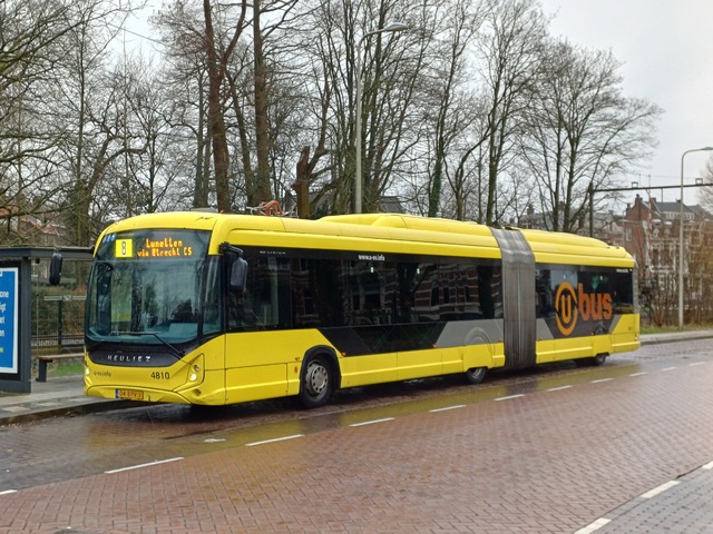 Foto van QBZ Heuliez GX437 ELEC 4810 Gelede bus door DennisM