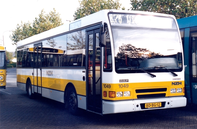 Foto van NZH Berkhof 2000NL 1049 Standaardbus door wyke2207