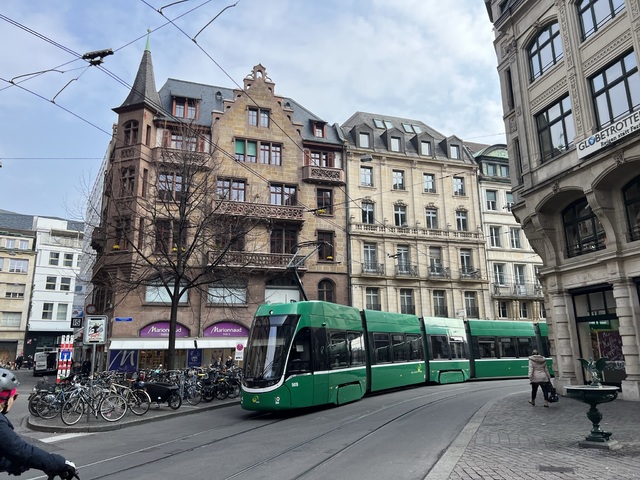 Foto van BVB Flexity 5026 Tram door Stadsbus