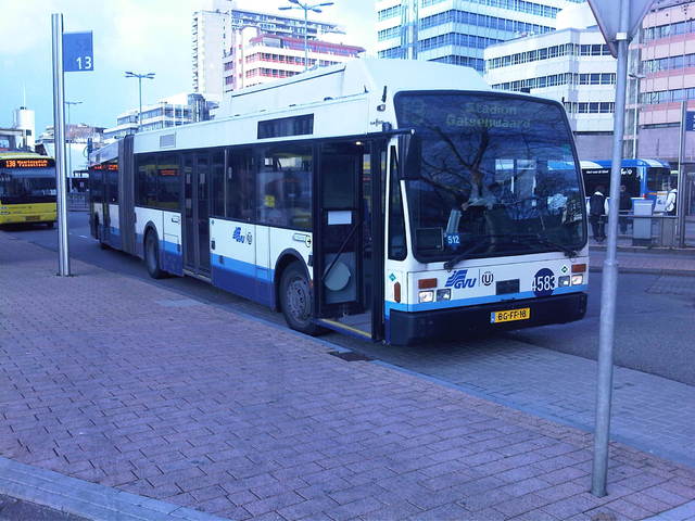 Foto van GVU Van Hool AG300 LPG 4583 Gelede bus door stefan188