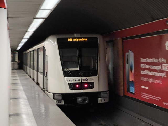Foto van BKK Metropolis 510 Metro door Stadsbus