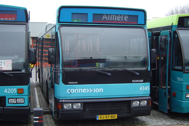 Foto van CXX Berkhof 2000NL 4345 Standaardbus door wyke2207