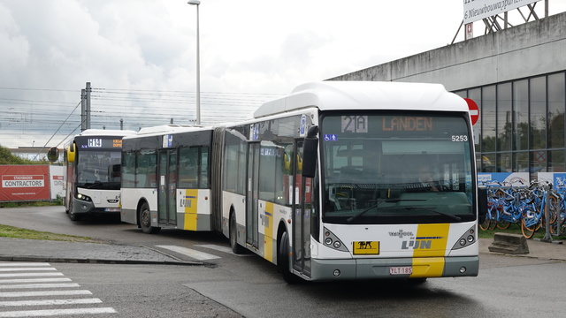 Foto van DeLijn Van Hool AG300 5253 Gelede bus door WDK6761G1