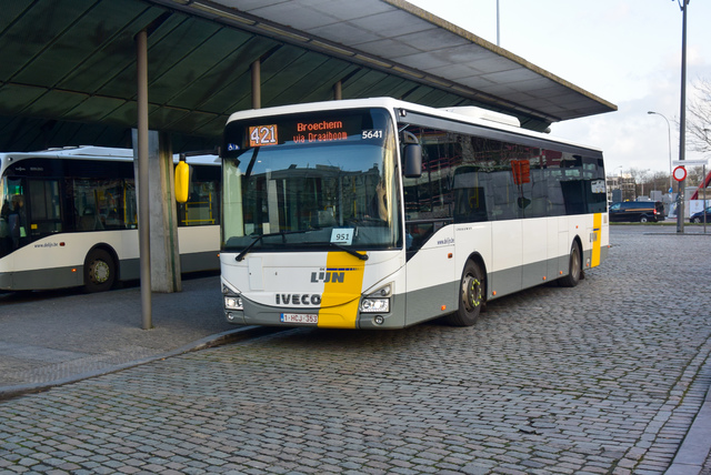 Foto van DeLijn Iveco Crossway LE (12mtr) 5641 Standaardbus door NLRail
