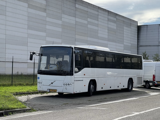 Foto van MGT Volvo 8700 333 Semi-touringcar door Stadsbus