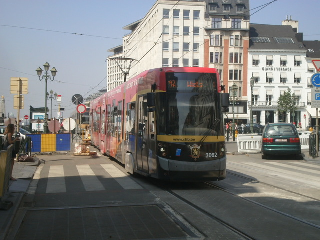 Foto van MIVB Flexity Outlook Cityrunner 3062 Tram door Perzik