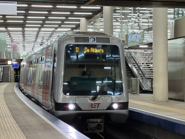Foto van RET MG2/1 5338 Metro door Stadsbus