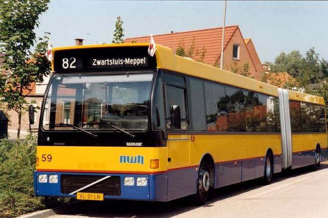 Foto van NWH Berkhof Duvedec G 597758 Gelede bus door wyke2207