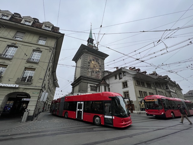 Foto van Bernmobil Hess Swisstrolley 26 Gelede bus door_gemaakt Stadsbus