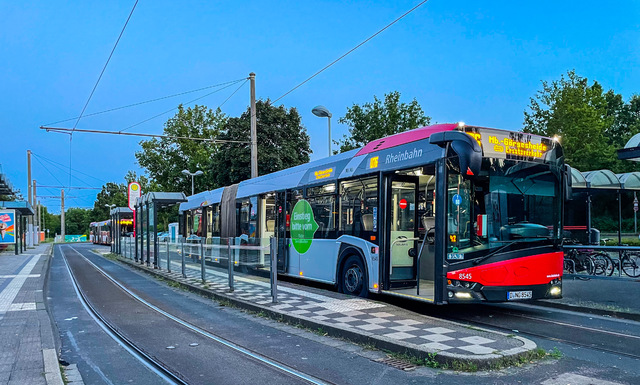 Foto van Rheinbahn Solaris Urbino 18 8545 Gelede bus door svanpoppel