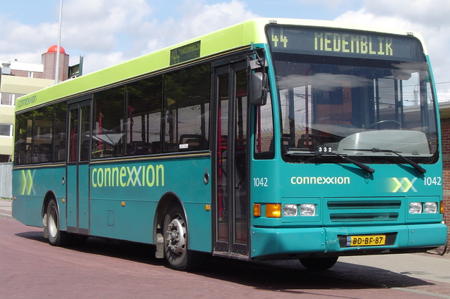 Foto van CXX Berkhof 2000NL 1042 Standaardbus door wyke2207