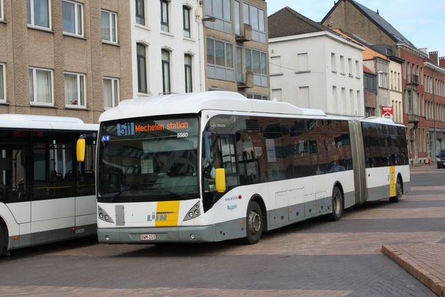 Foto van DeLijn Van Hool AG300 5560 Gelede bus door Mori
